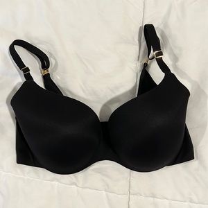 Incredible by Victoria’s Secret lined Demi bra 32DD /E70